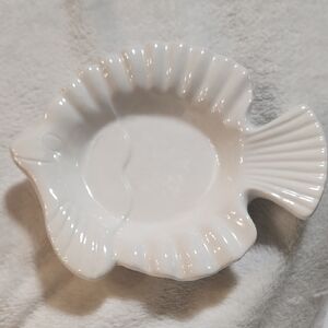 Elegant White Fish-Shaped Serveware Dish